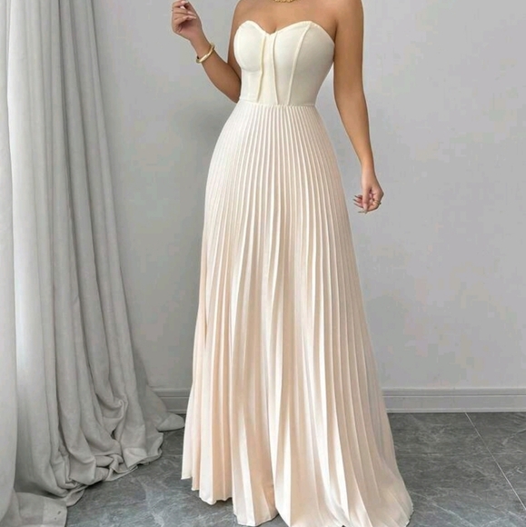 Apricot Strapless Ruched Waist A-Line Pleated Detail Elegant & Romantic Dress - Picture 3 of 6